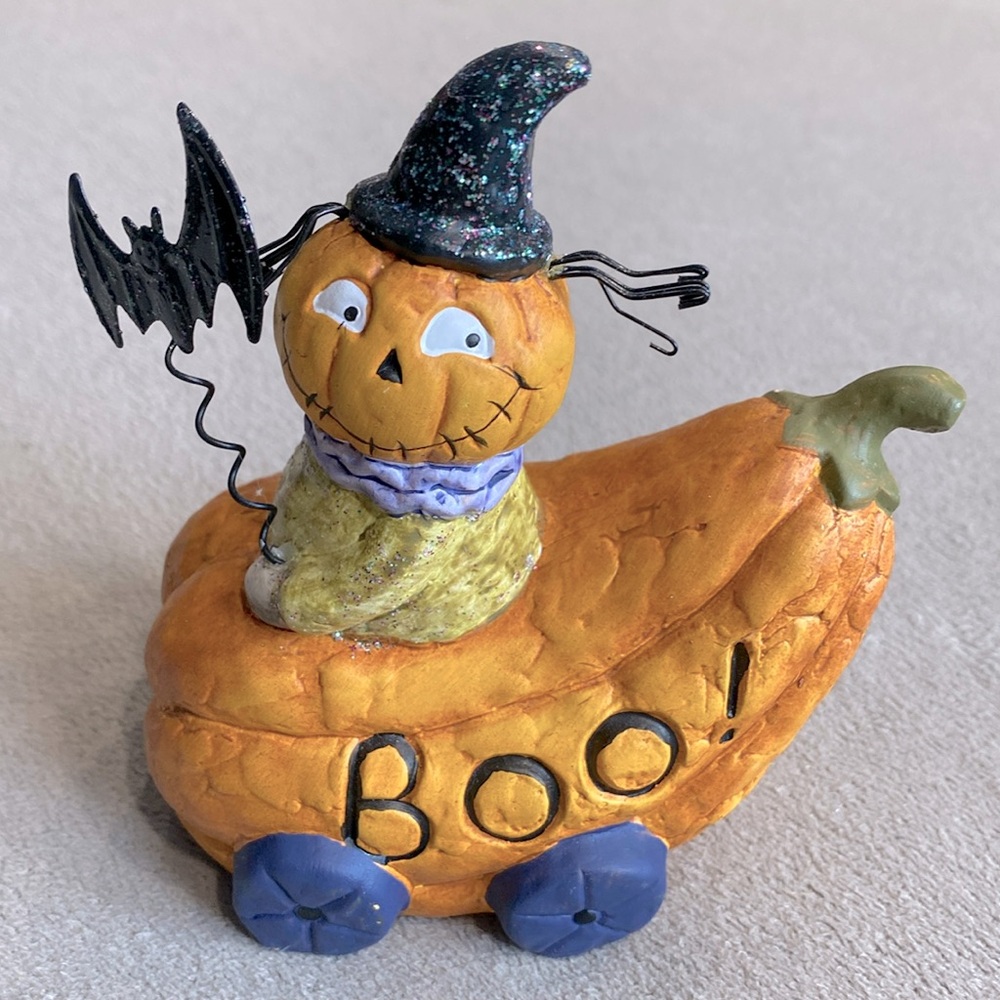 Yankee Candle Halloween Pumpkin Boo Car Jack O Lantern Holding Glitter Bat Decor